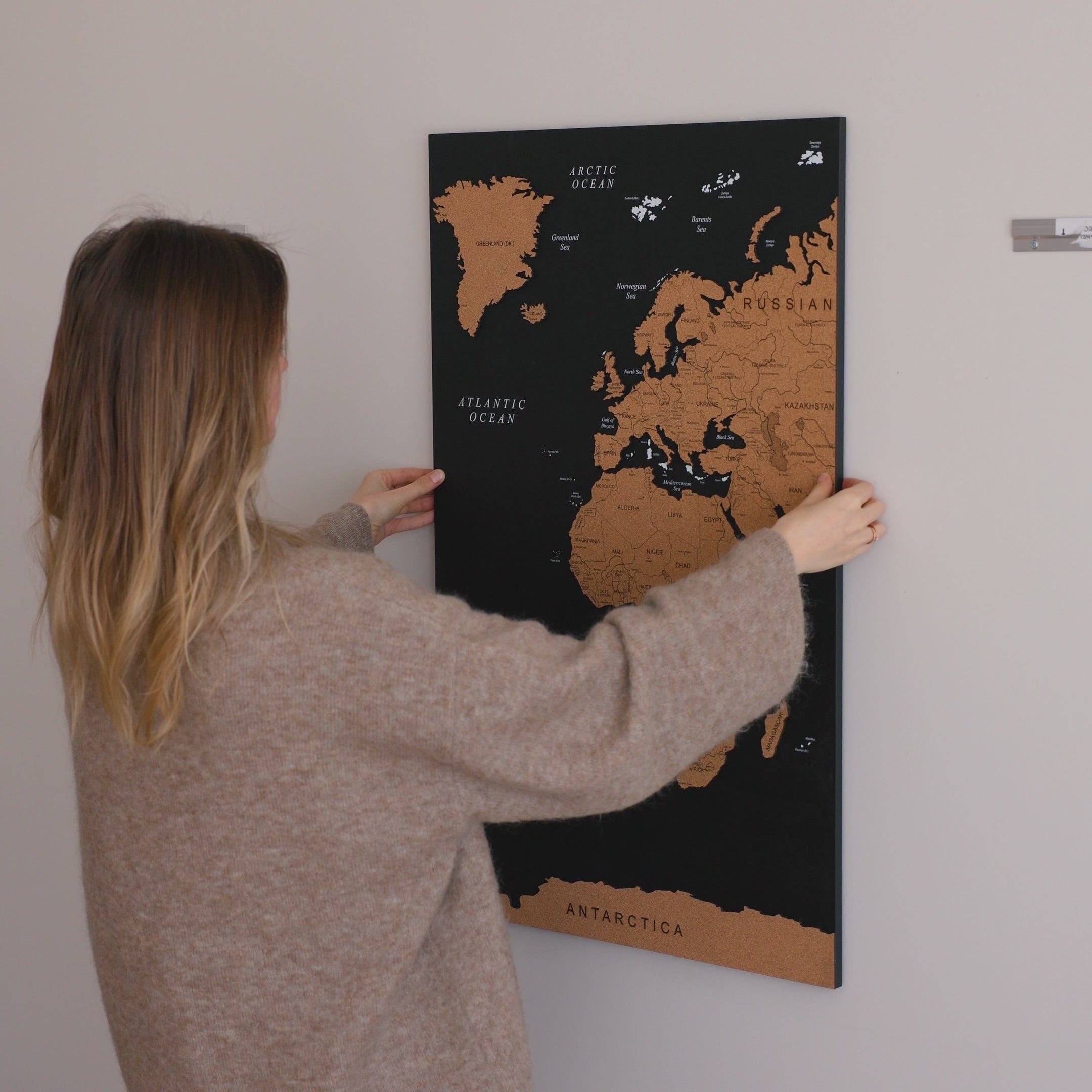 Load video: Mapa Mundo Tríptico